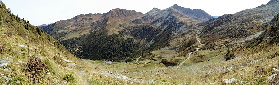 Salendo dal Passo di Dordona alla Bocchetta dei lupi